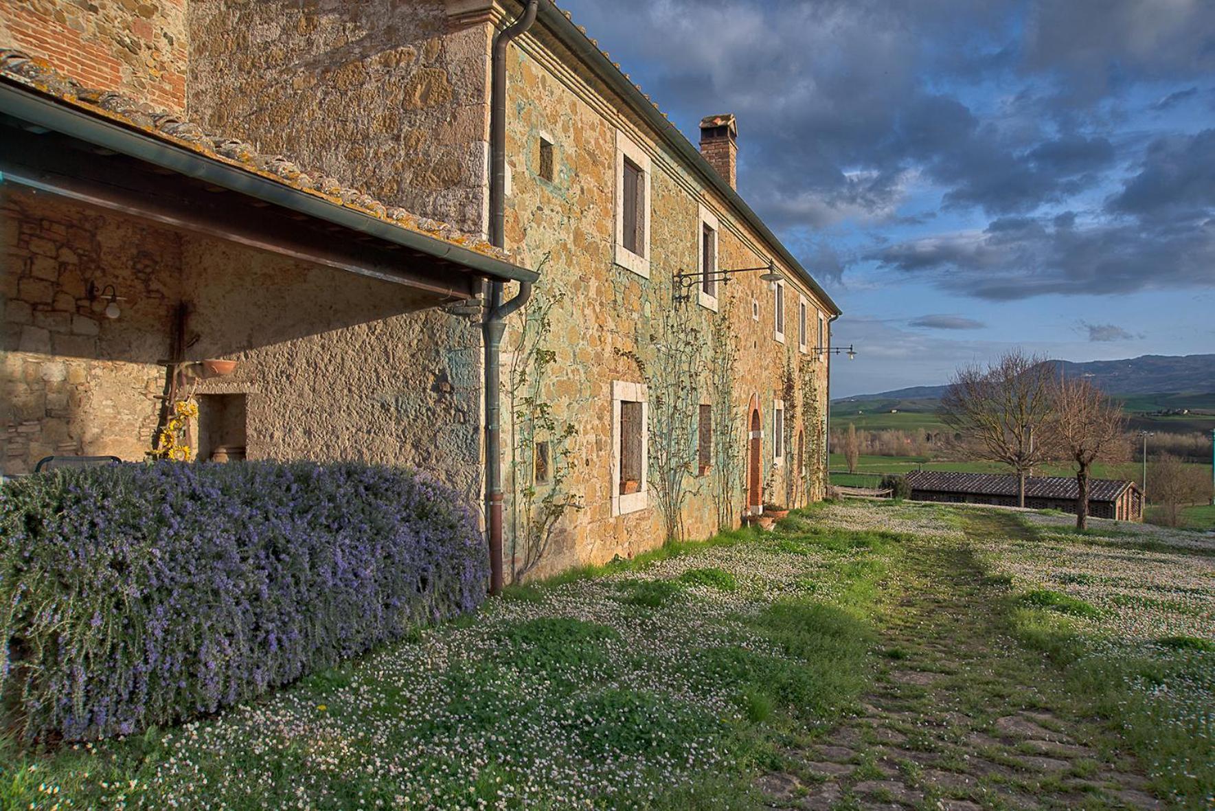 Agriturismo Le Sorbelle D'Orcia Con Piscina Pienza Exterior foto