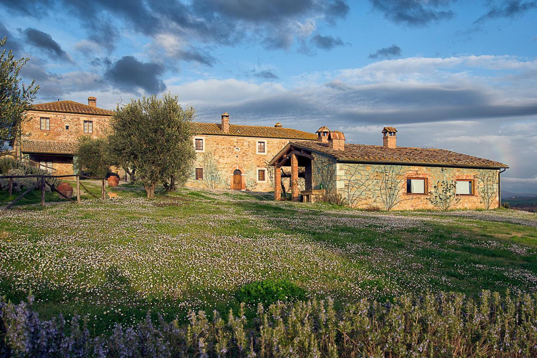 Agriturismo Le Sorbelle D'Orcia Con Piscina Pienza Exterior foto