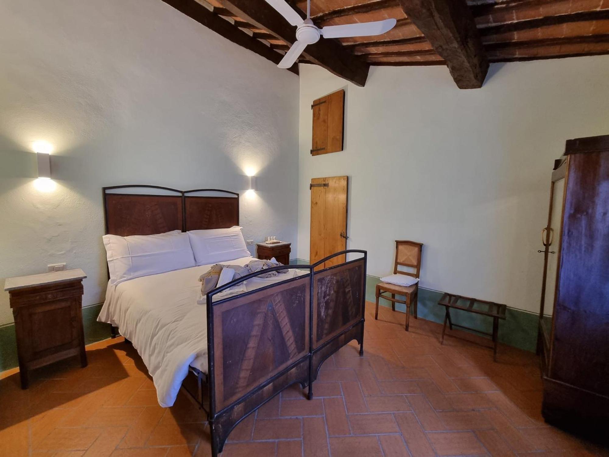 Agriturismo Le Sorbelle D'Orcia Con Piscina Pienza Exterior foto
